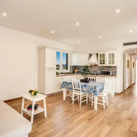 Chez Carme' דירה